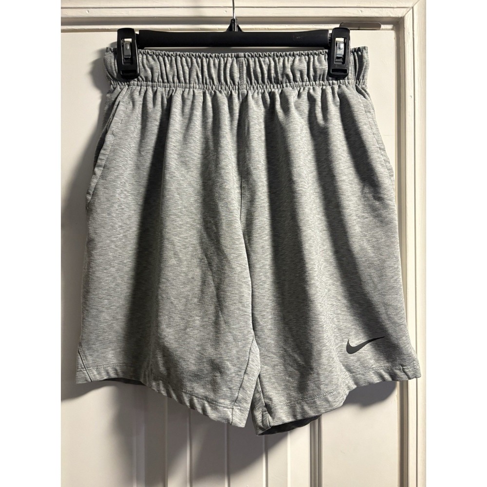 Nike‎ Yoga Dri-FIT Shorts Mens Small Gray Heathered Athletic Pockets CZ2210-068